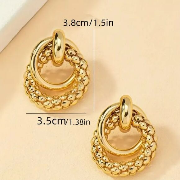 "Della" Chunky Geometric Circle Stud Earrings | Mob Wife Statement - Picture 4 of 4